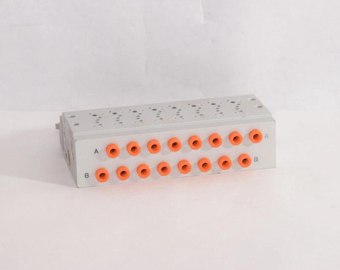 (NEW) SMC SS5Y3-42P-08-N3T Bar Stock Manifold