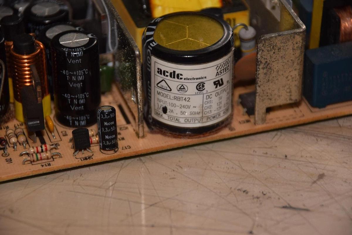 Used ASTEC RBT42 100-240V INPUT 5V / 12V OUTPUT POWER SUPPLY