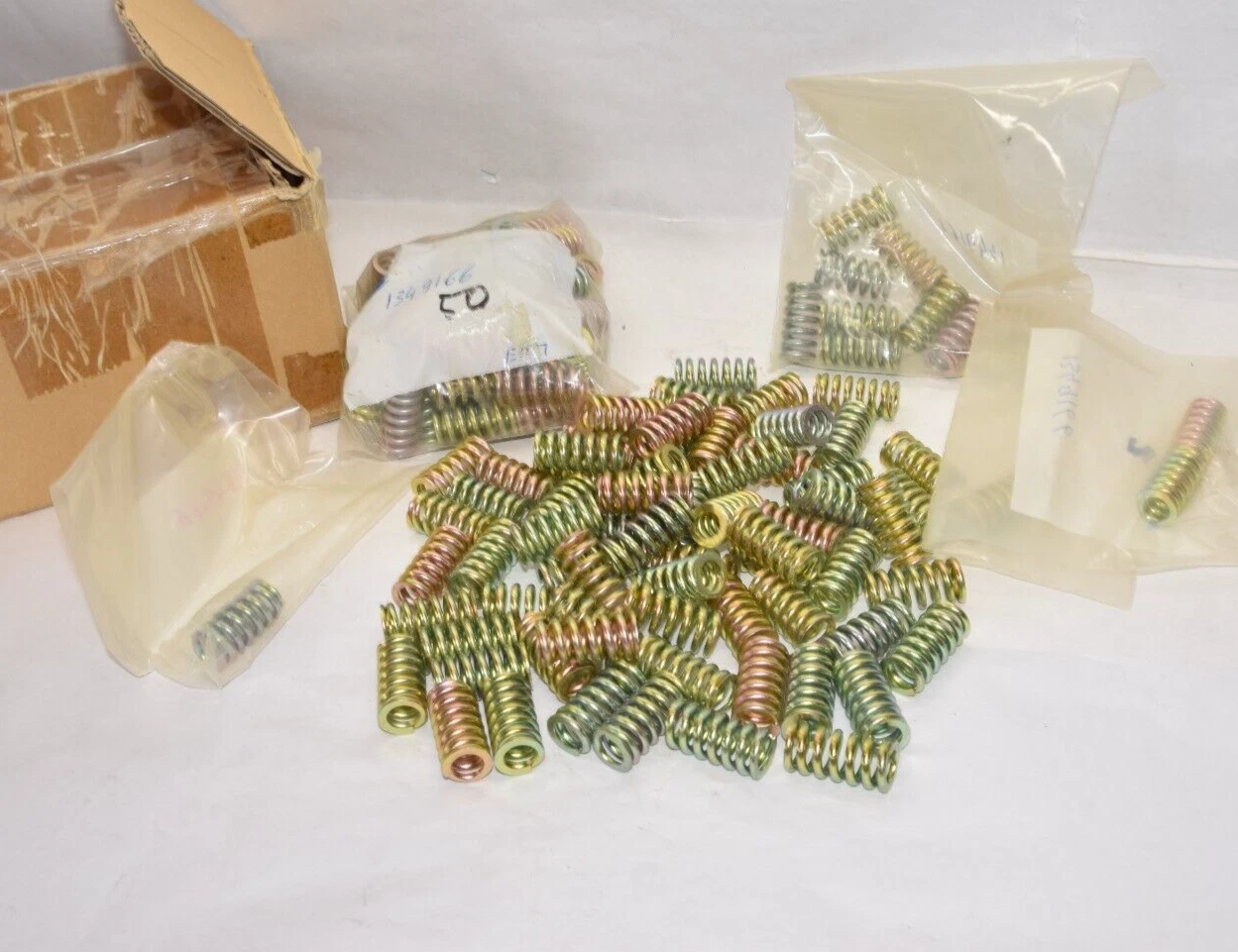 (NEW - Approx. Lot 45) SMC 1349166 1-1/4" x 5/8" Springs
