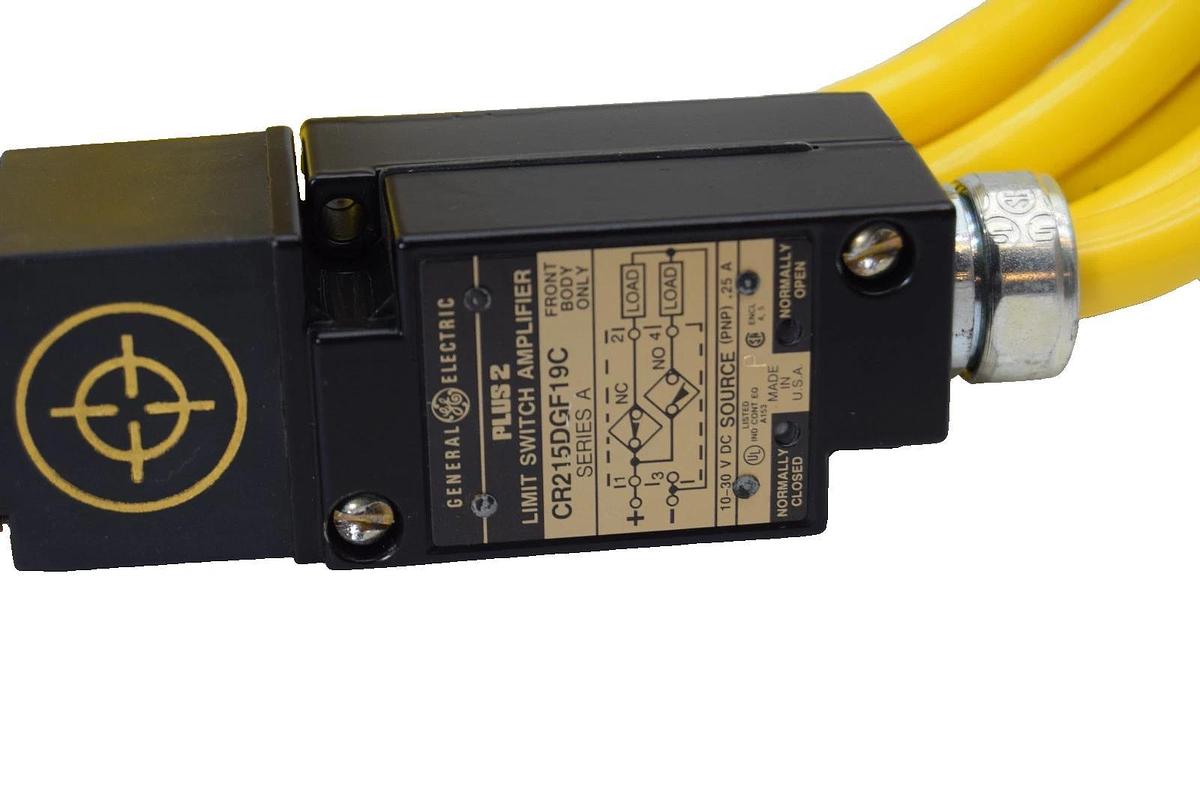 General Electric CR215DGY0002 , CR215DGF19C Ser. A 10-30Vdc Limit Switch (New)