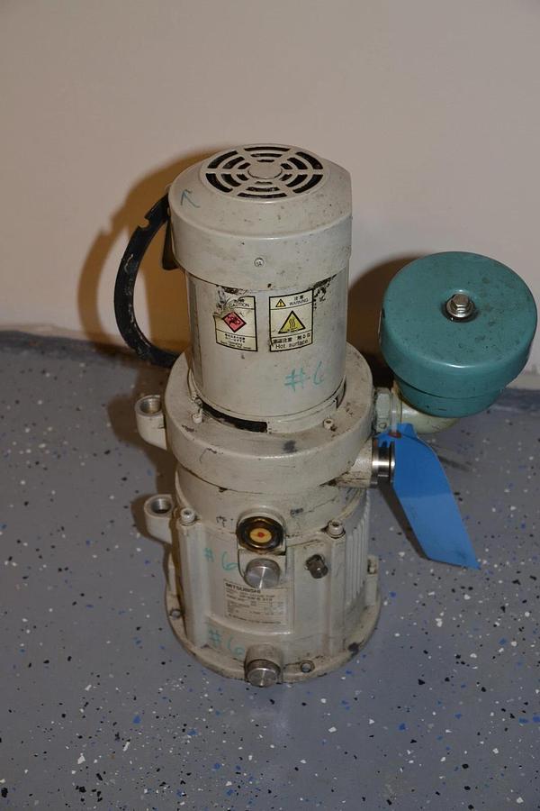 Used Mitsubishi Scroll High Vacuum pump VP-SW-B310 Scroll High VPSWB310  VP-SW-B 310