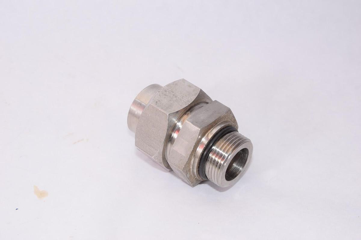 (NEW) SSP PHN 316 SS Stainless S/S Fitting 1" Npt to 1" Socket