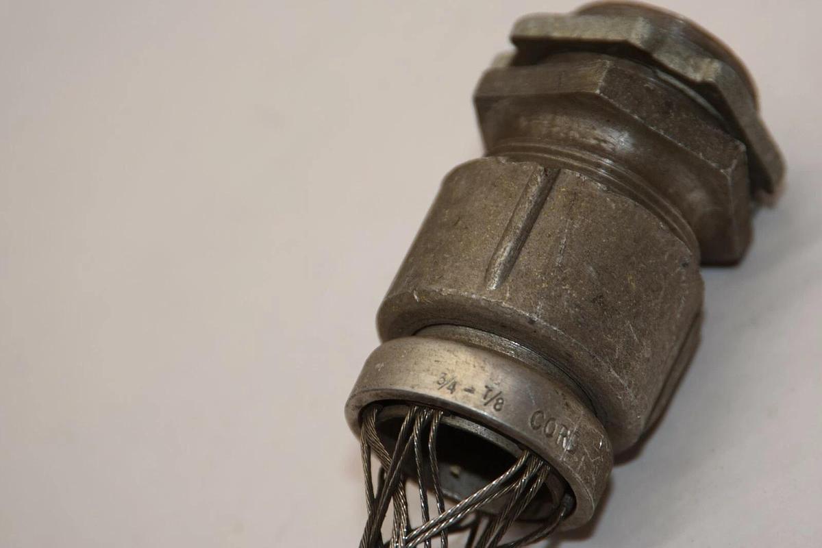 (NEW) ECONOMY GRIP NORWAY 3/4-7/8 Approximately 8.5" Strain Relief Grip Cord