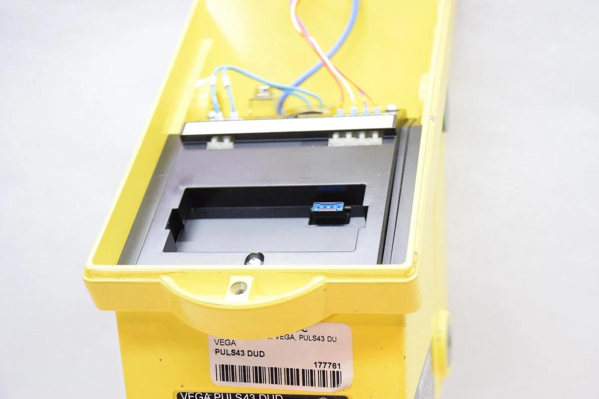 Used VEGA PULS43.DUD PULS43 DUD PS43.DUD PS 43.DUD Level Measurement Sensor