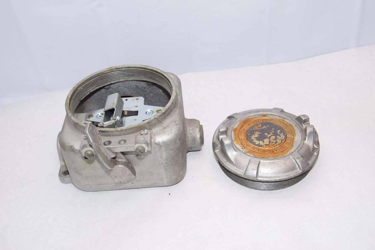 Used CROUSE-HINDS 230-575 20A 2Hp Switch Disconnect enclosure