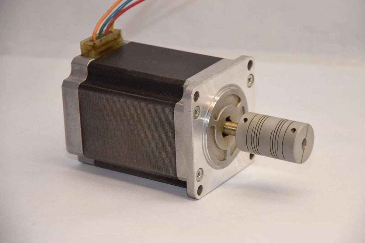 Used SANYO DENKI 6036301-2 , 60363012 Step-Syn Stepping Motor