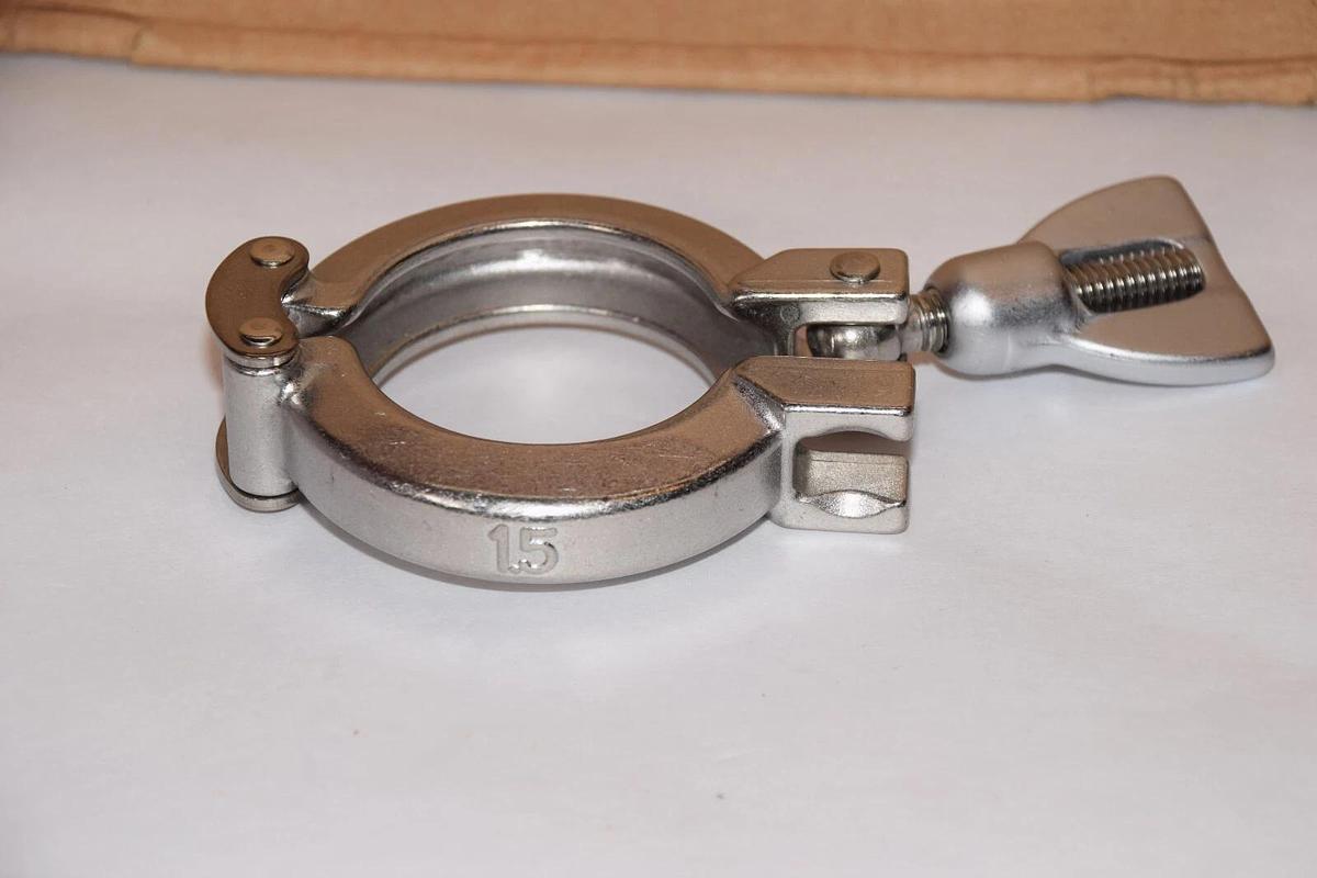 (NEW - Box of 89) TOYO 13MHHM 1.5" Stainless Steel Sanitary Clamp Fitting