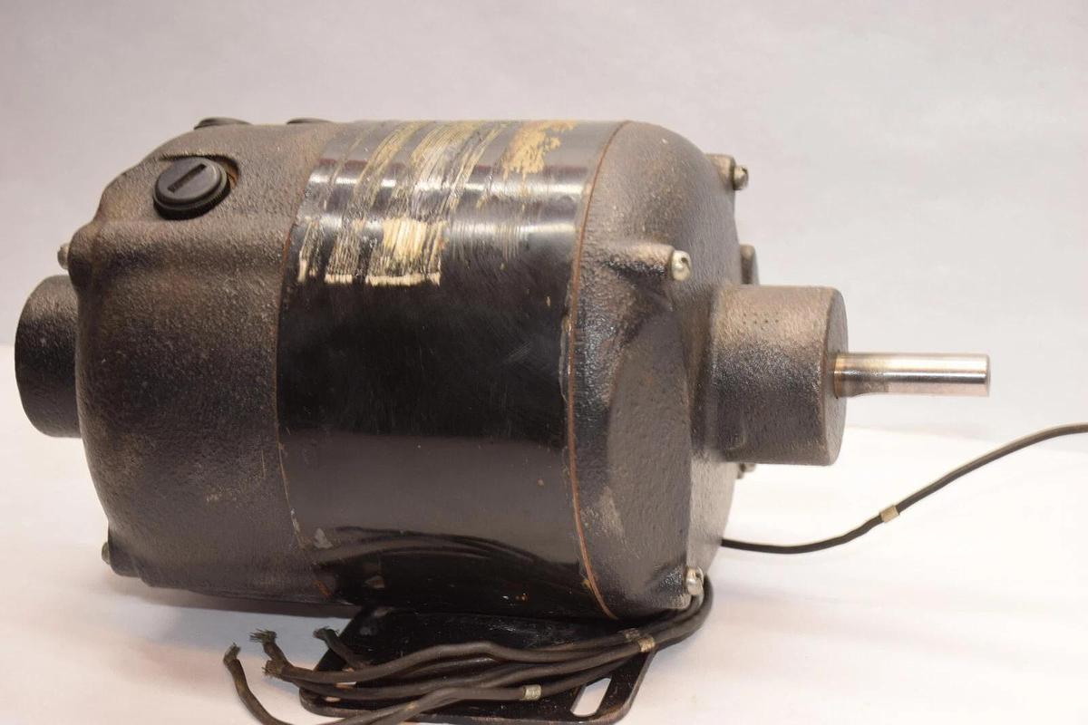 Used GENERAL ELECTRIC 5MJ35CB1C 55V 60Hz 0.50" Shaft Electric Motor