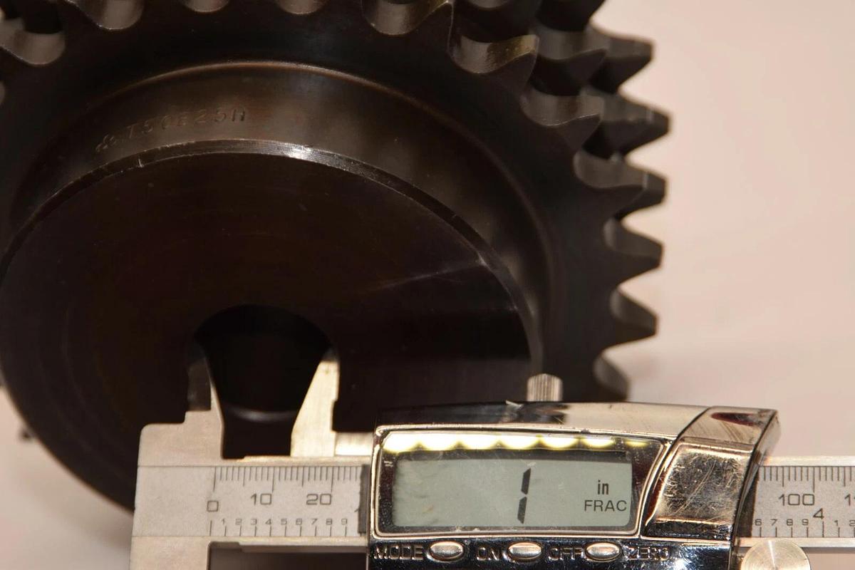 (NEW) TRI-CLOVER T50B25H Multi-Strand 1" Bore 25 Teeth Sprocket per row size 50