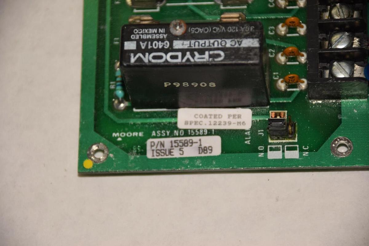 Used MOORE 15589-1 ISSUE 5 15589-1-5 CRYDOM 6401A RELAY PC BOARD