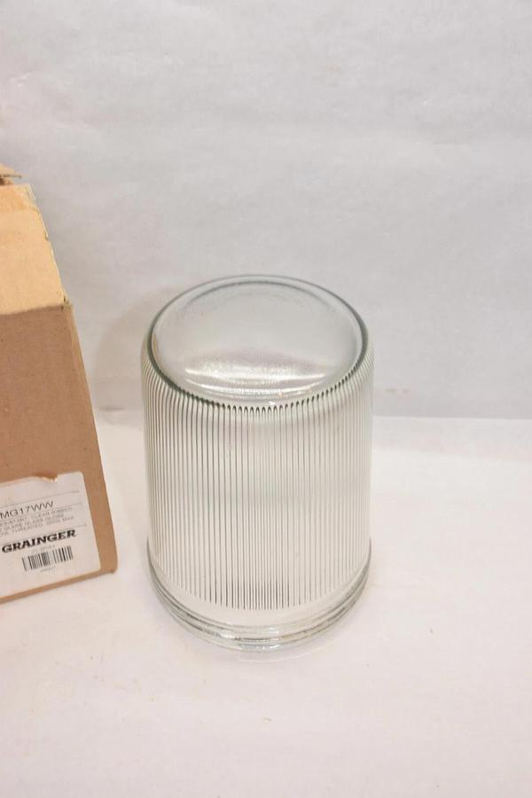 (NEW) HUBBELL / KILLARK VMG17WW 5-1/2" Dia 250W Low Glare Glass Globe