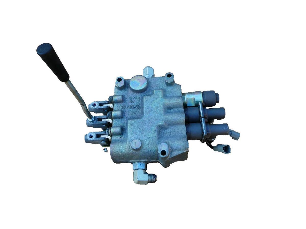 Used Altec 990860065 RH2LL Hydraulic Valve Block 3 spool Valve Manual pilot Operated