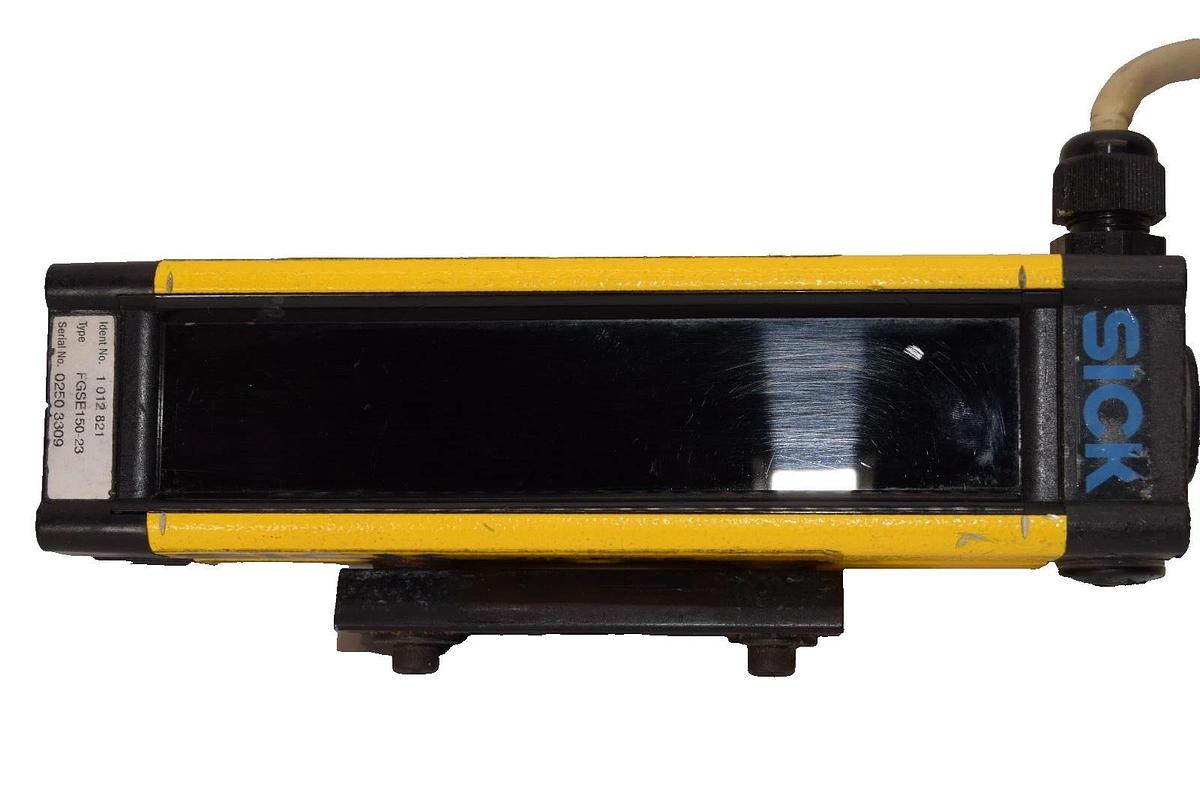 Used SICK  Receiver Light Curtain FGSE150-23 24V 30mm 30-FGS FGSE15023