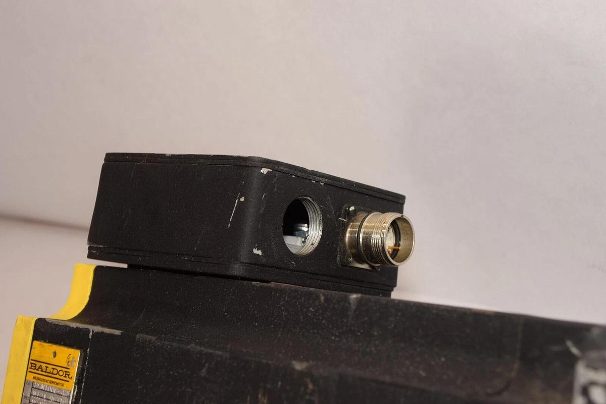 Used Baldor Brushless Servo Motor BSM100C-425M12A 963182 MS4P124W111 X0602 20nm 10.6