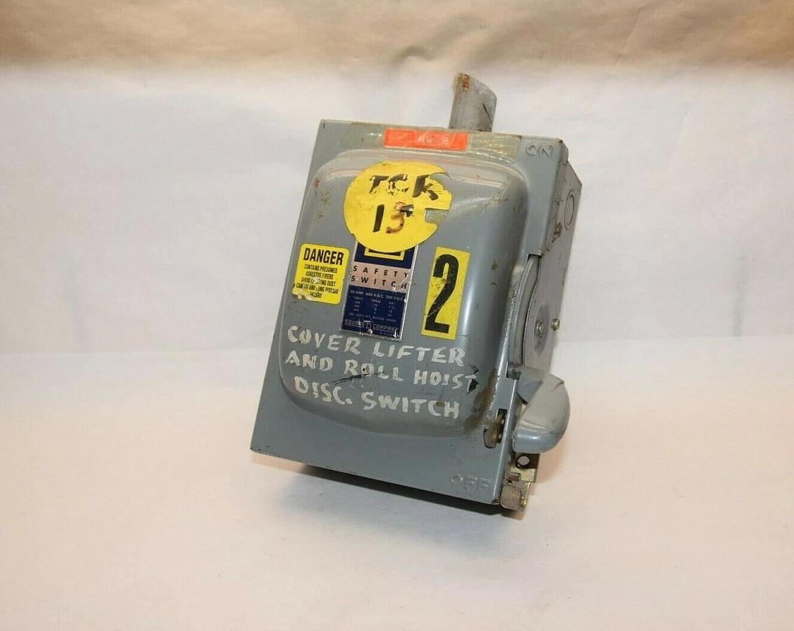 Used Square D 30 Amp single throw Safety Switch 600 V HU-361 series A2 30A 30 A