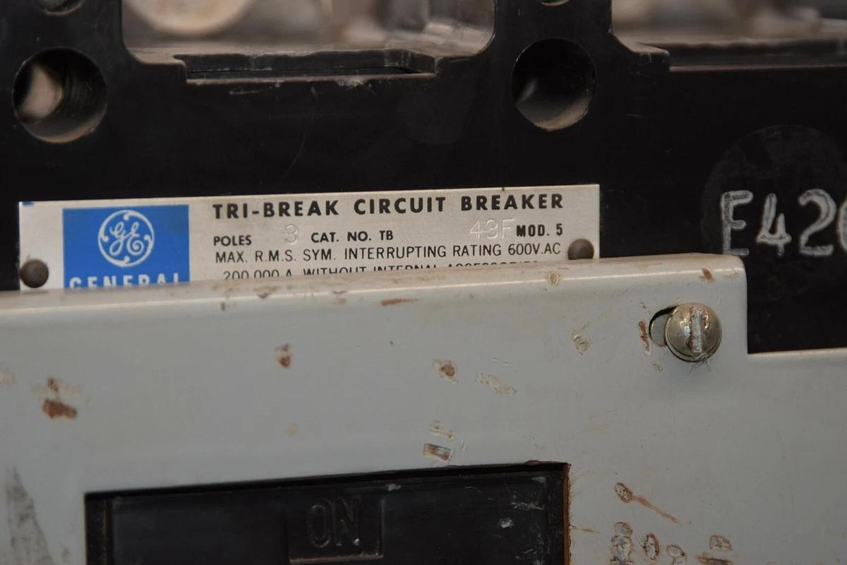 Used GE GENERAL ELECTRIC TB43F TB 43F 225A 675-2250A Adj 3P Tri-Break Breaker