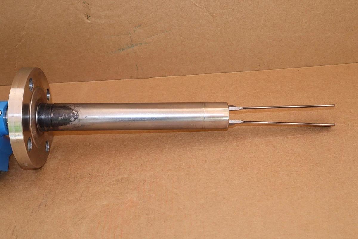 Used ENDRESS + HAUSER Liquid Level Sensor FTM31D-A5KM13 FTM31DA5KM13 L1 18"