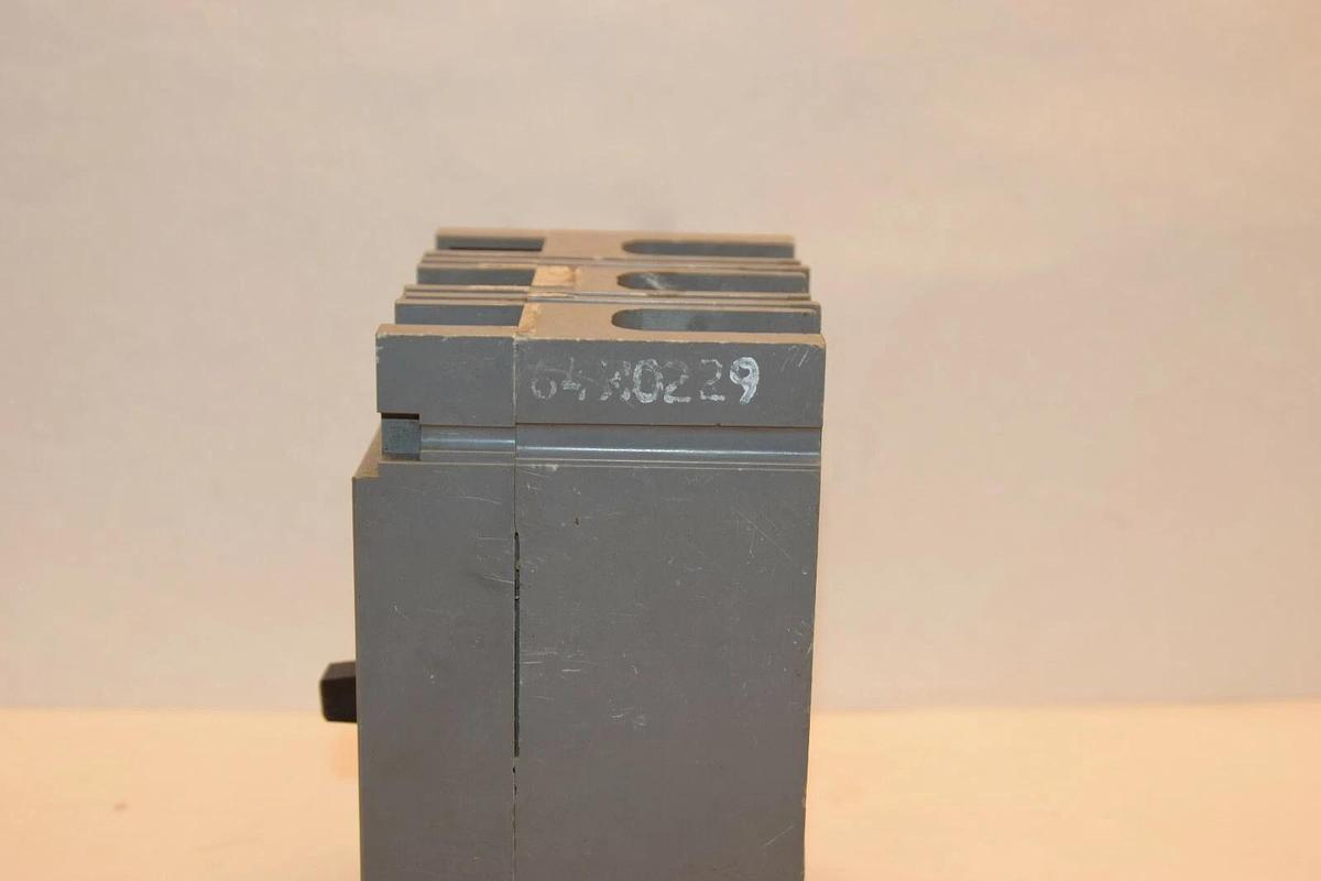 Used Westinghouse HFB3022ML Circuit Breaker 3 Pole 3A 3 Amp A 600Vac