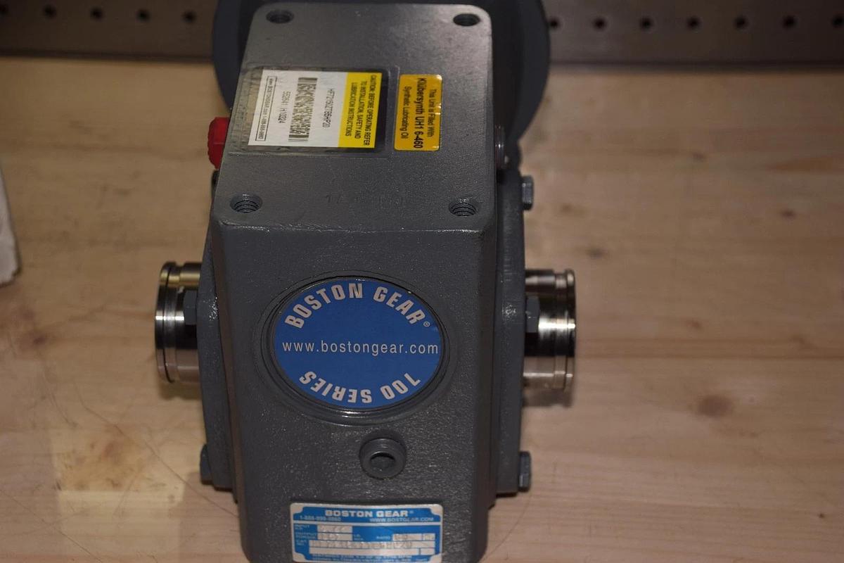 BOSTON GEAR HF72150ZTB5HP20 0.66HP GEAR REDUCER NEW