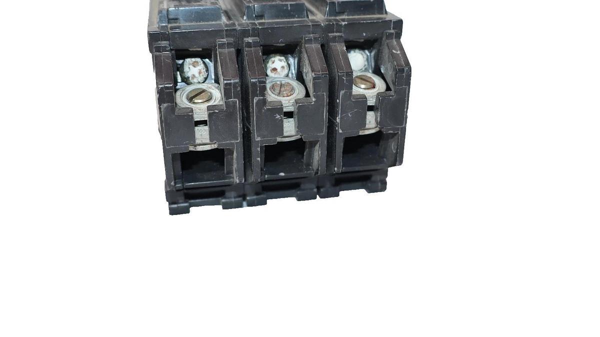 GE General Electric Circuit Breaker THQL330 30A Amp 3Pole (NEW)