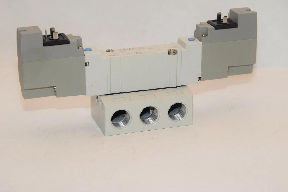 (NEW) SMC SY5240-5DZ-02T SY52405DZ02T 0.1-0.7MP Solenoid Valve
