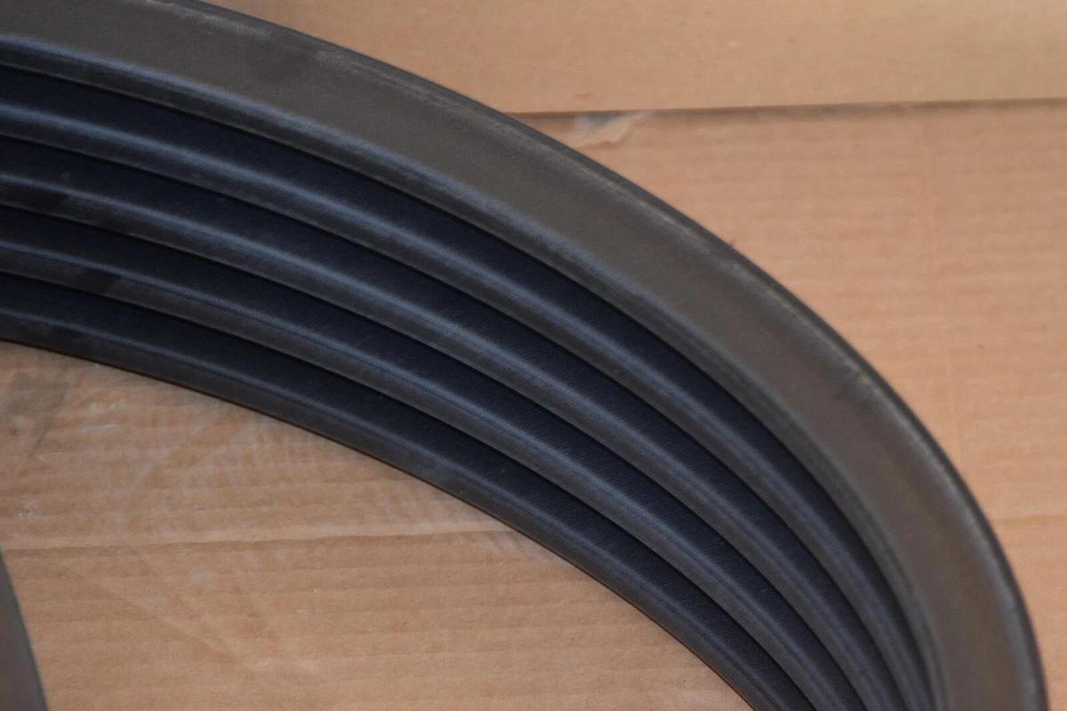 (NEW) GATES 9387-5265 5/8V2650 Super HC Powerband Belt  USA