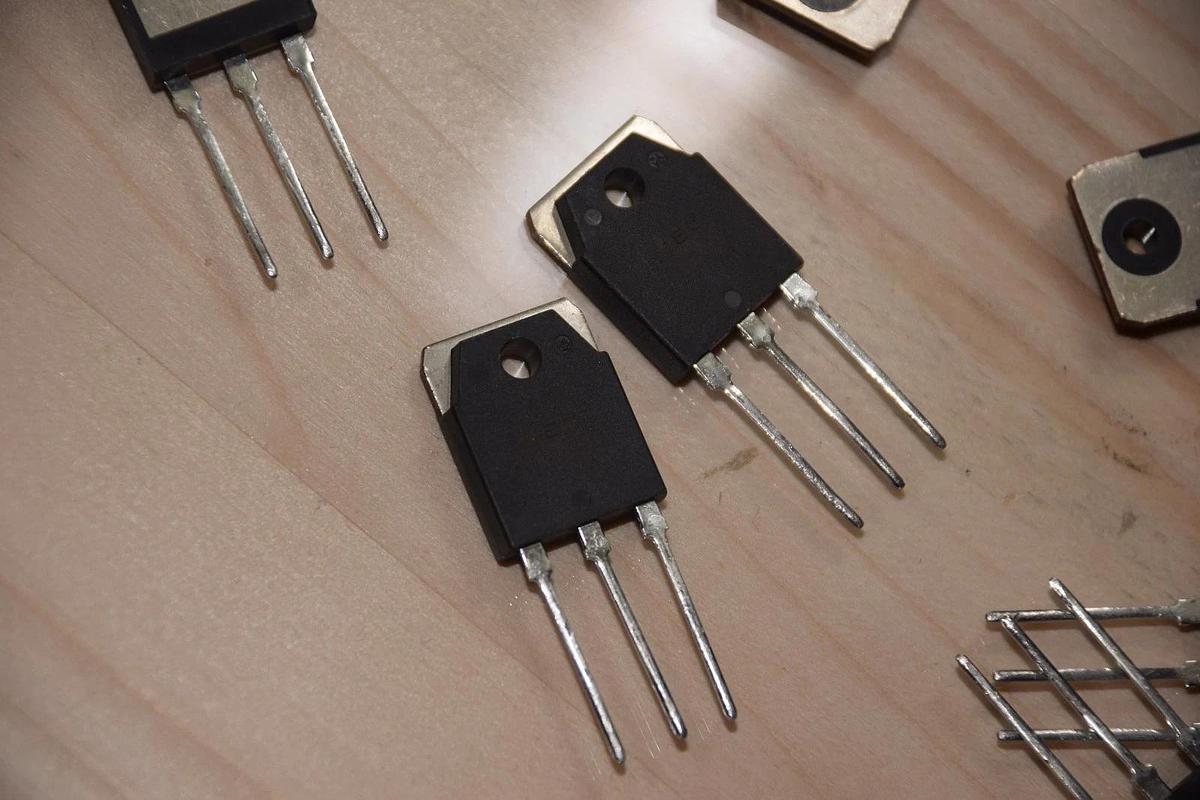 Used (LOT OF 11) NEC K1500 SEMICONDUCTOR TRANSISTOR