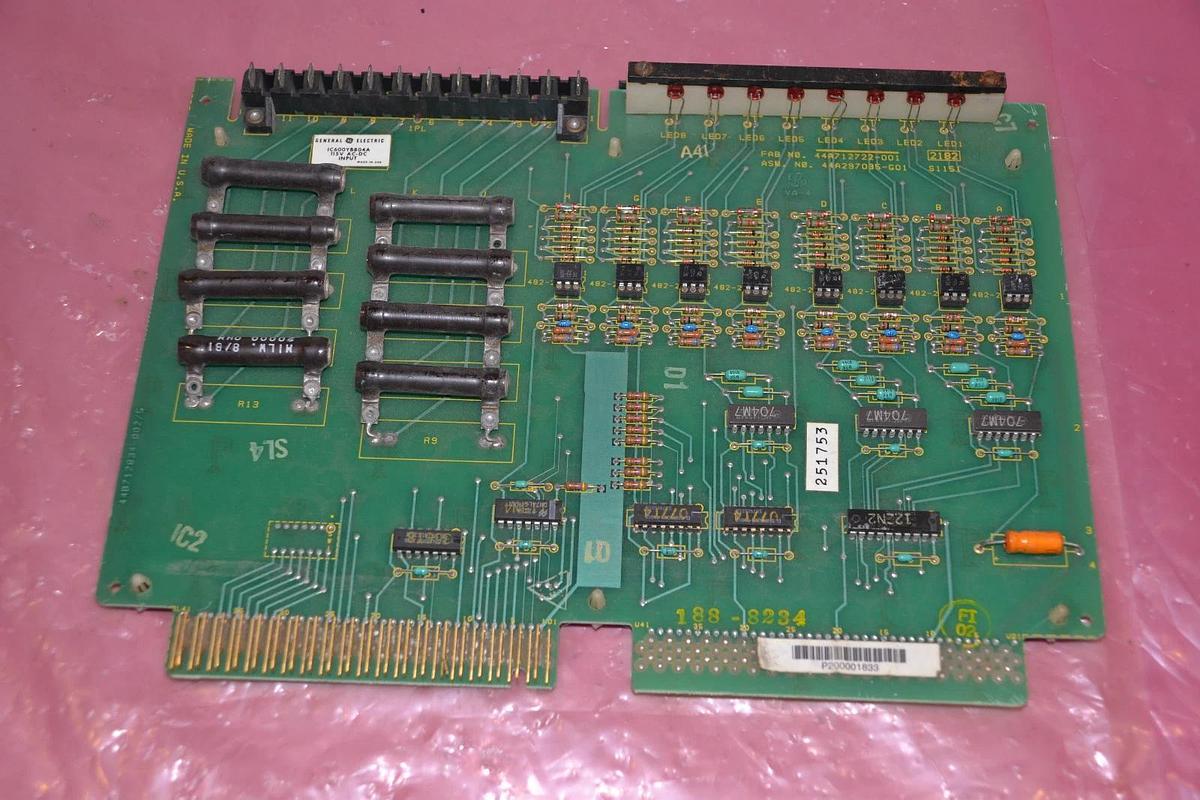 Used GENERAL ELECTRIC CIRCUIT BOARD CARD IC600YB804A 115V AC-DC INPUT 44B712834-002/5