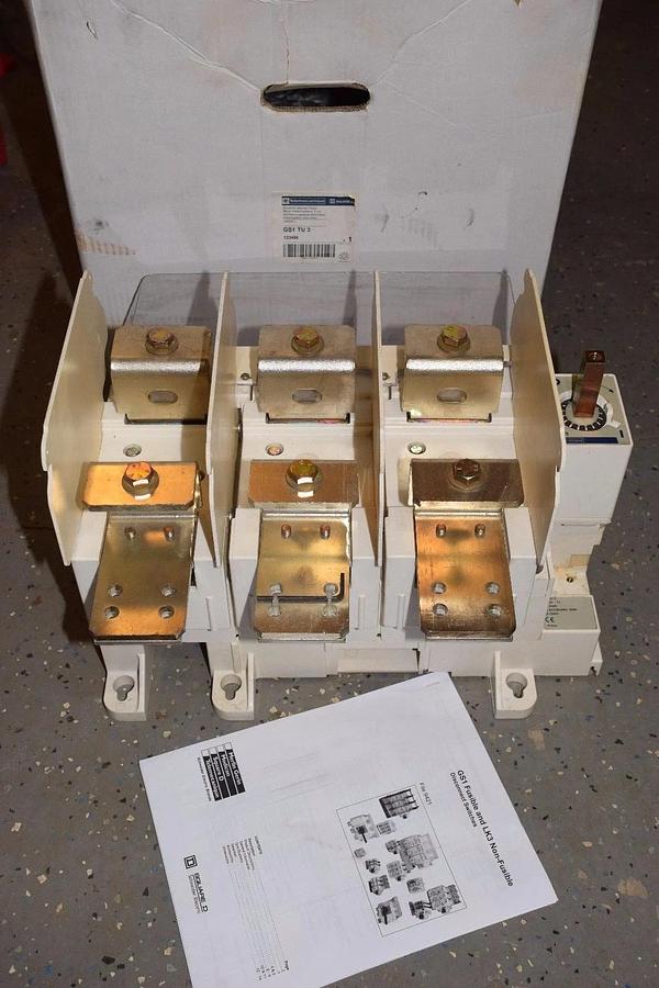 Telemecanique GS1TU3 Fuse block Disconnect Switch GS1 TU 3, (New)