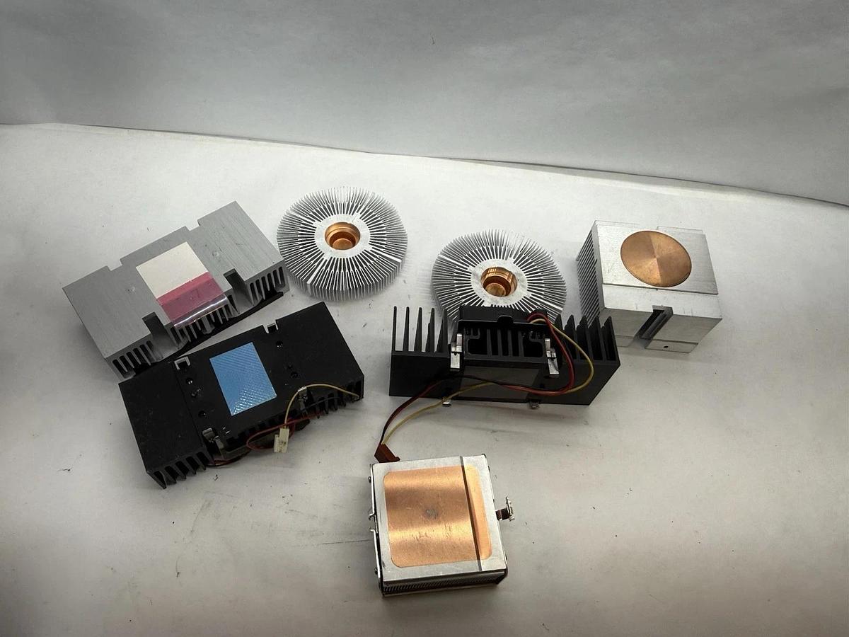 Used Large lot of small Aluminum/ copper Heat Sinks, Heat sink lot as seen