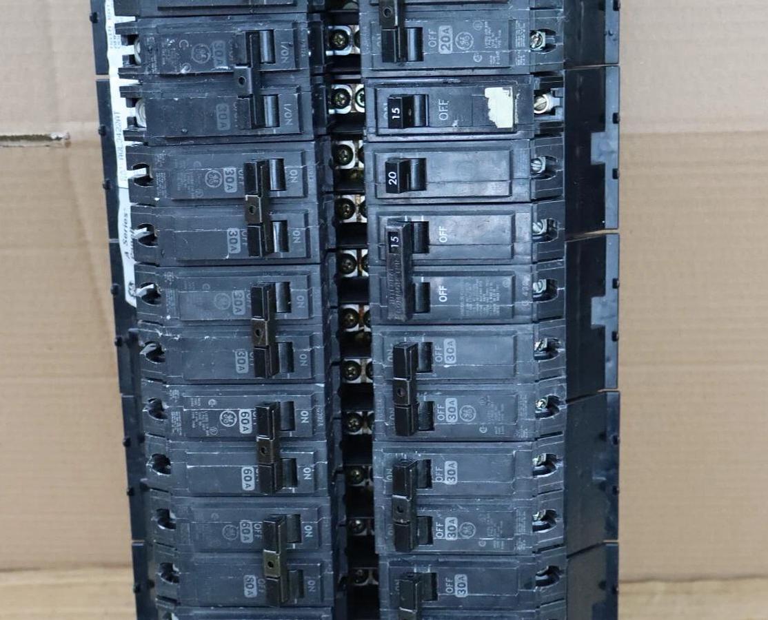 Used General Electric 225A GE A Series Panelboard Interior AQL3422AT 208y/120 3ph 4w