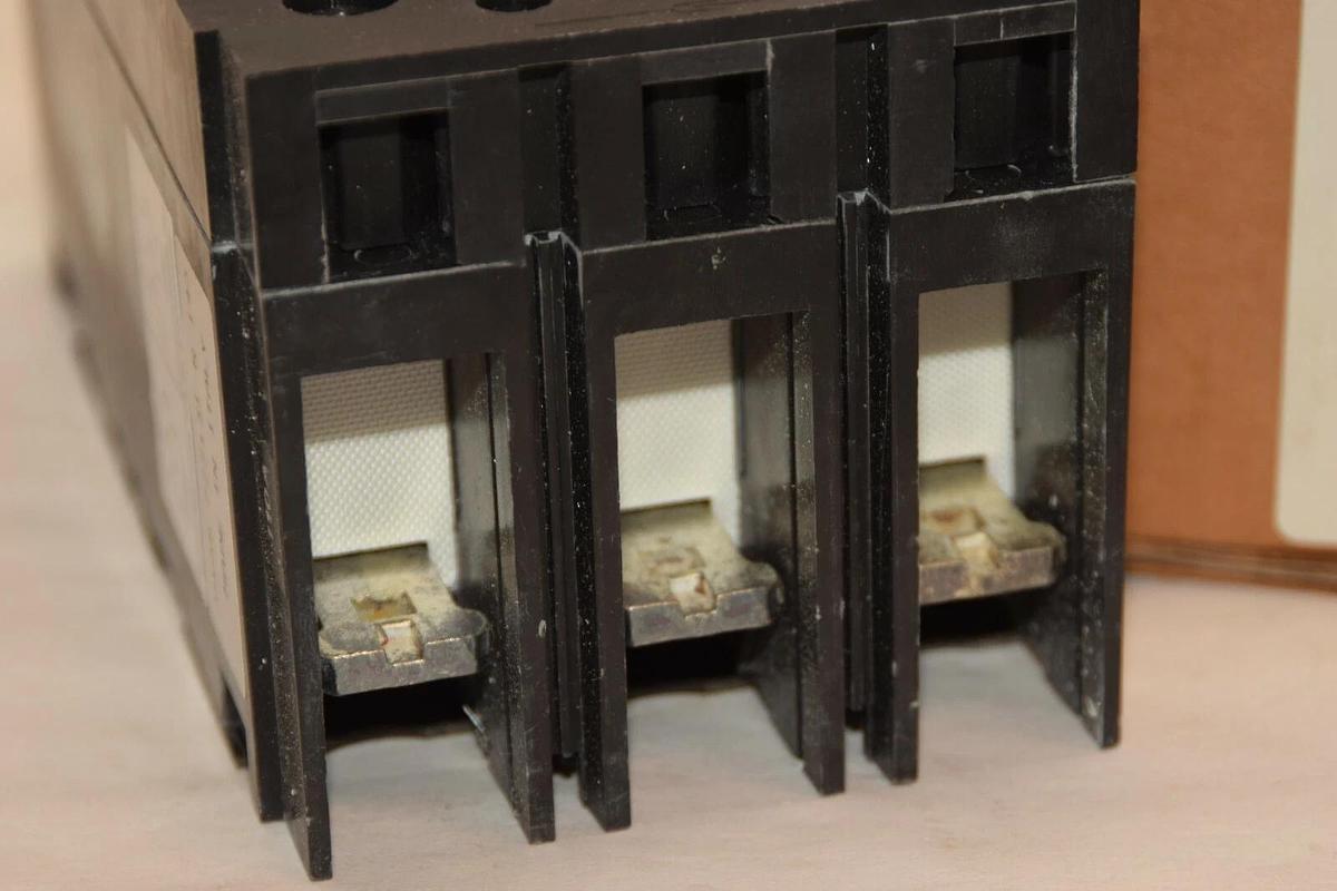 (NEW) ABB ESB63110L 110A 110 Amp A 600V 3P Circuit Breaker