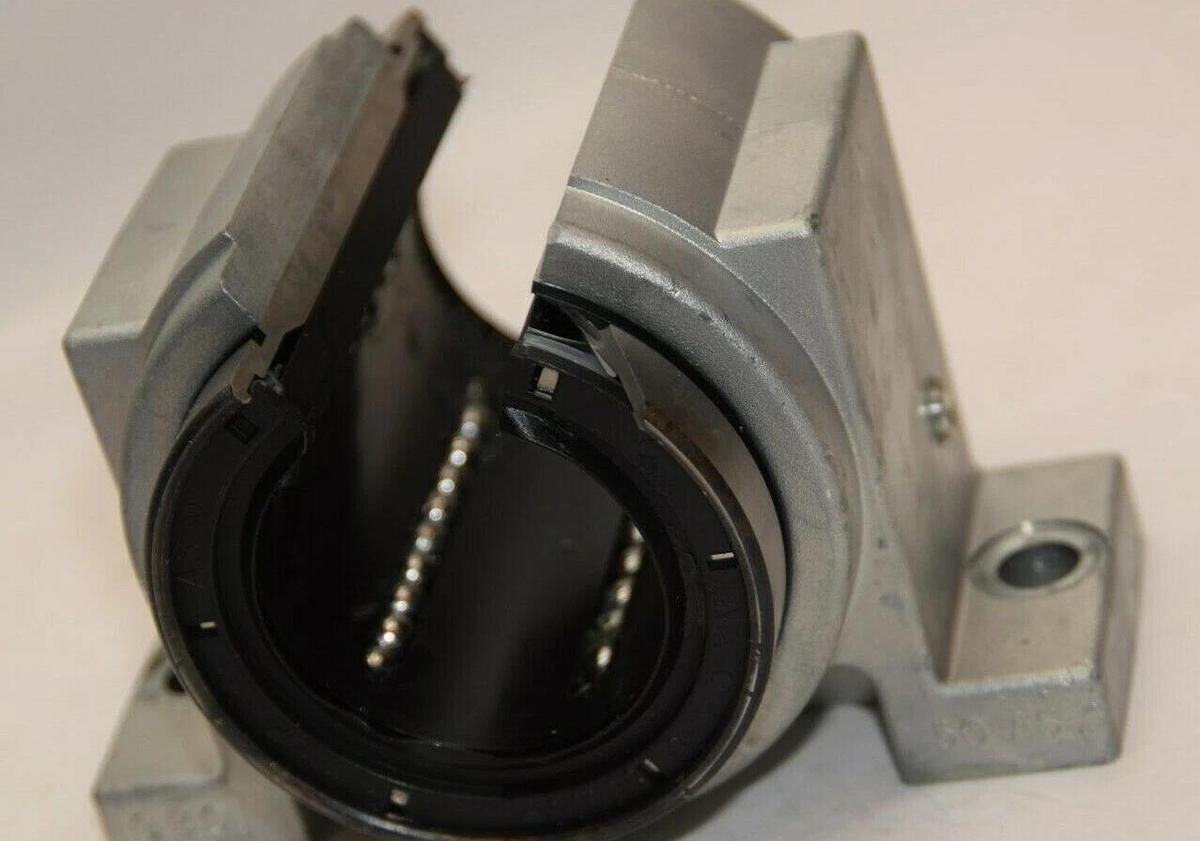 (NEW) INA KGB050-PP-AS Linear Bearing *Chip*