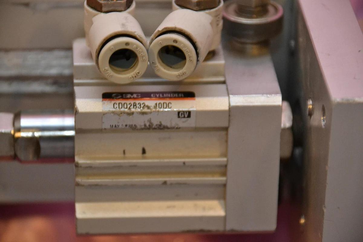 Used SMC AIR VALVE CDBG1FA32-75-HN-H7A1L CDBG1FA32 75 HN H7A1L CDO2B32-10DC