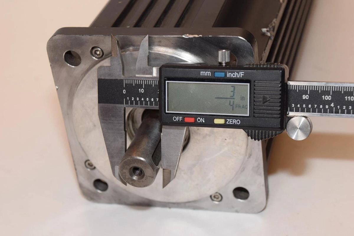 Used ELWOOD GETTYS S43F-R00-2010 1.56HP 1.17kW 4.4A 2500rpm Servo Motor