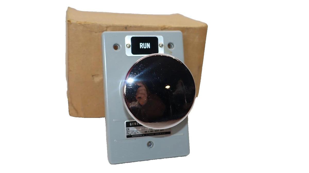 General Electric / GE CR2940NP611C 600Vac Punch-Press Pushbutton , Chrome (New)