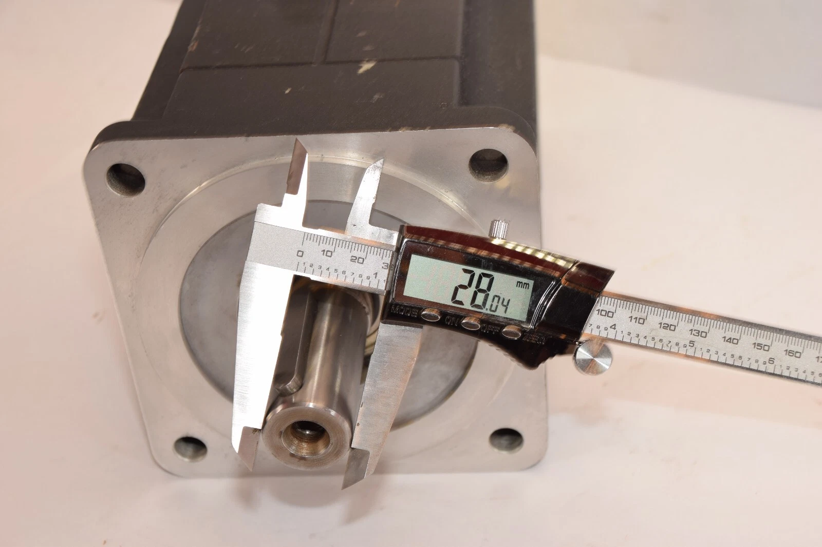 Used Baldor Brushless Servo Motor BSM100C-2250DAP S4P177W105 W0503107247 10nm 1.28kw