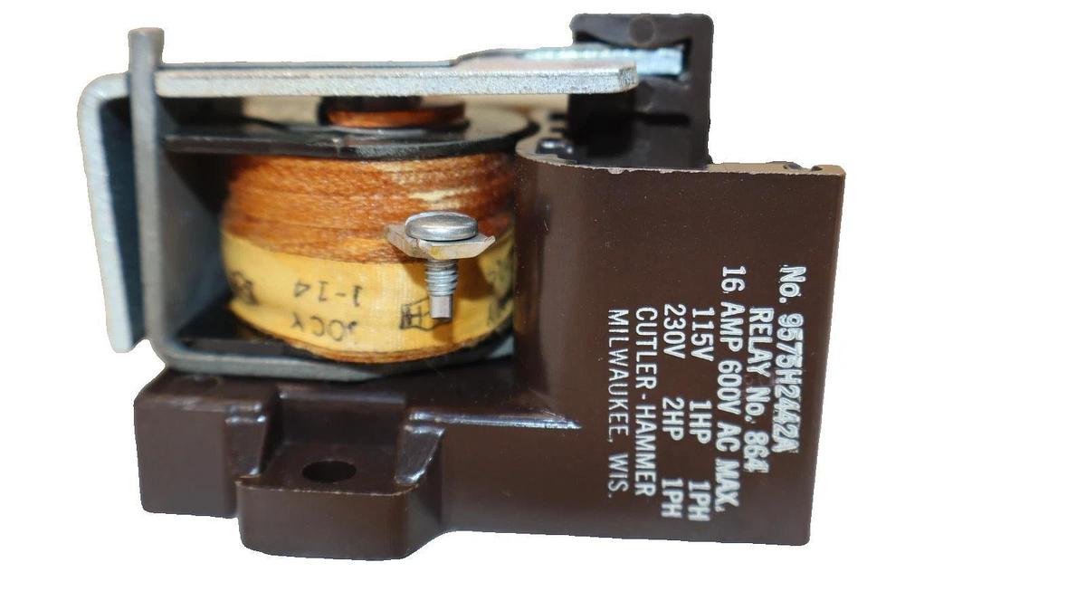 Cutler Hammer Type AA Relay 1P 24V Coil , 9575H2442-28 (New)