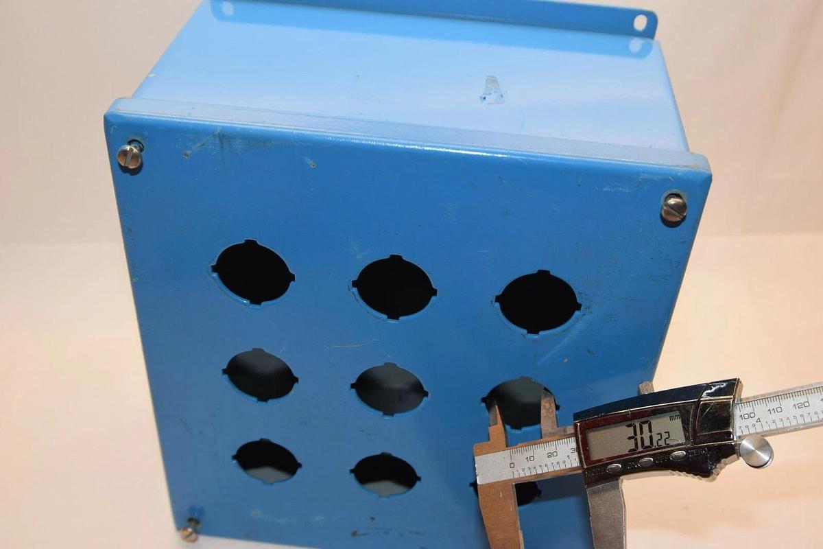 (NEW) HOFFMAN E1 Type 12 & 13 9.5" x 8.5" x 5" 9-Hole Enclosure