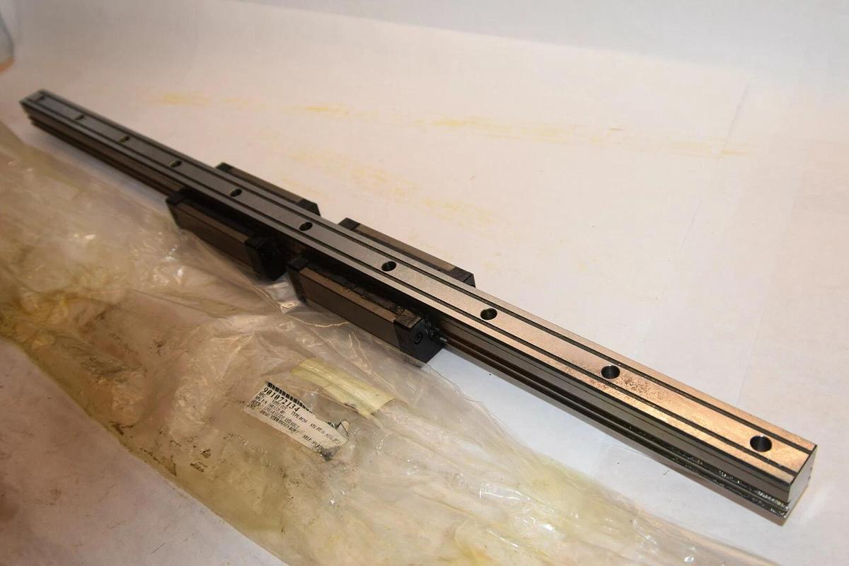 (NEW) NIPPEI TOY 3M016528-001 762mm Length 28mm Bar Width Linear Guide