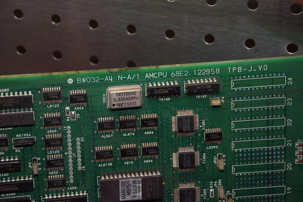 Used HITACHI BW032-A4 N-A/1 AMCPU 68E2.122958 68E2122958 HITACHI SEIKO EDM HCUT BOARD