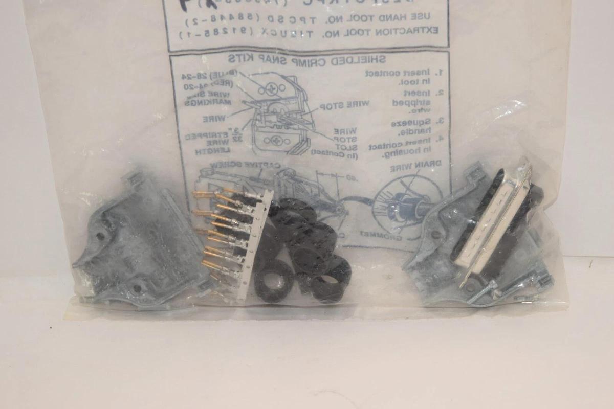 (NEW) AMP D25PCTKPC 749805-9 Connector Kit