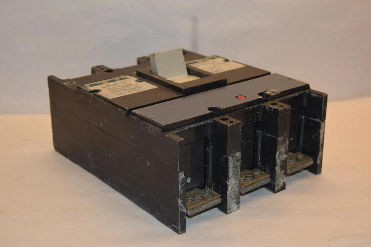 Used GE TJD422250 250A 240Vac 250Vdc 2 Pole Industrial Circuit Breaker