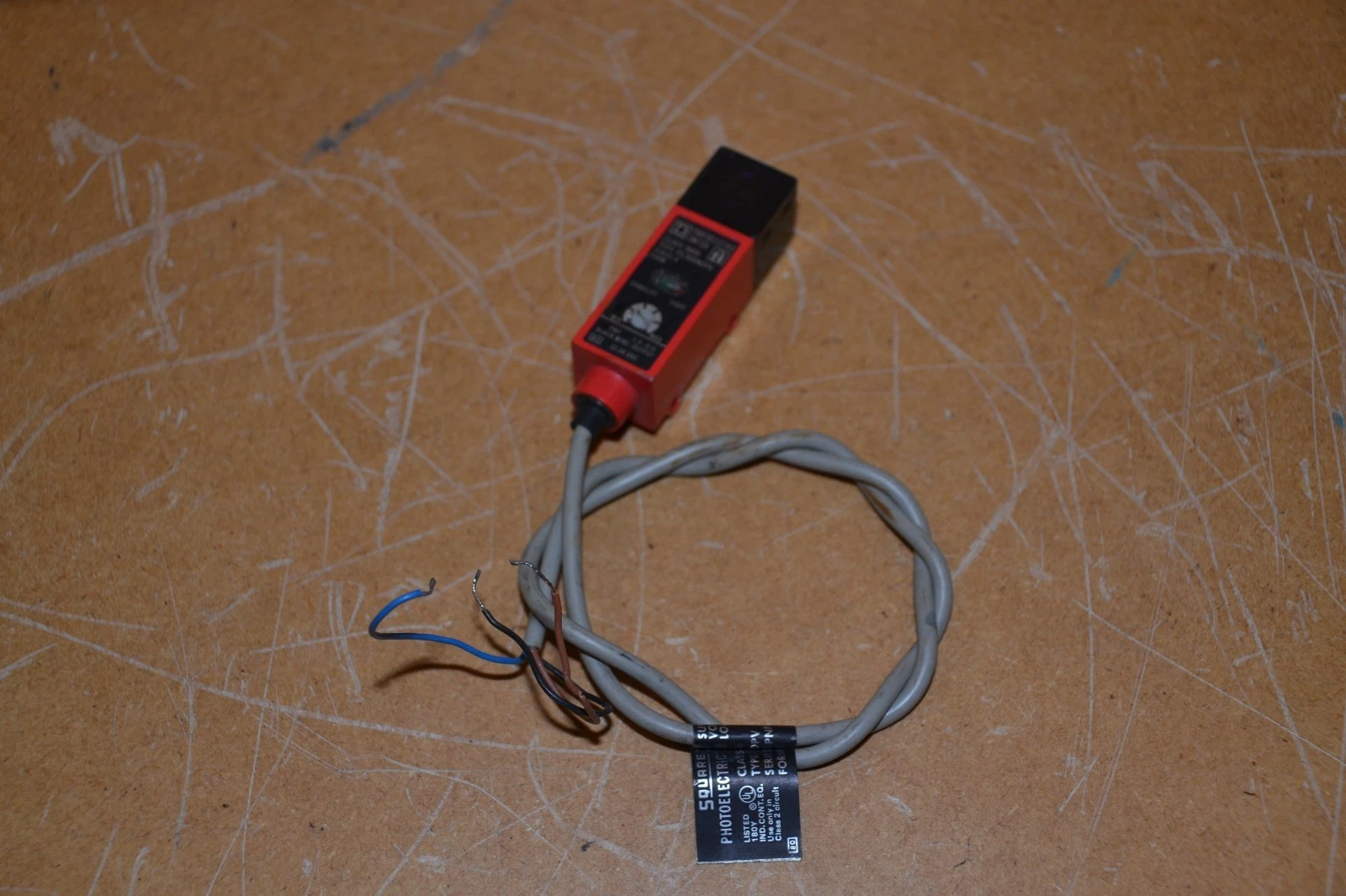 Used SQUARE D PE3RANDPV CLASS 9006 SERIES A 12-24VDC PHOTOELECTRIC SWITCH