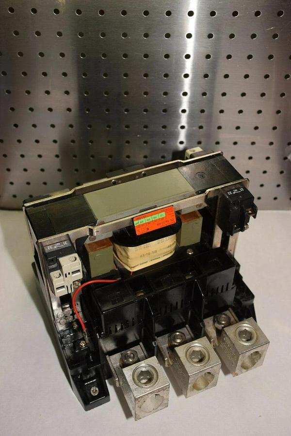 (NEW) KLOCKNER-MOELLER DIL 8A-22-NA DIL8A22NA 110/120V 50/60Hz CONTACTOR