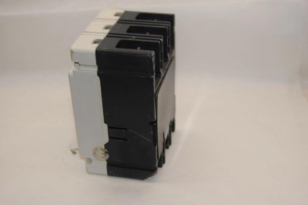 (NEW) EATON CUTLER HAMMER HFD3015BP10 15A 15 Amp A 3P 600Vac Breaker *Chip*