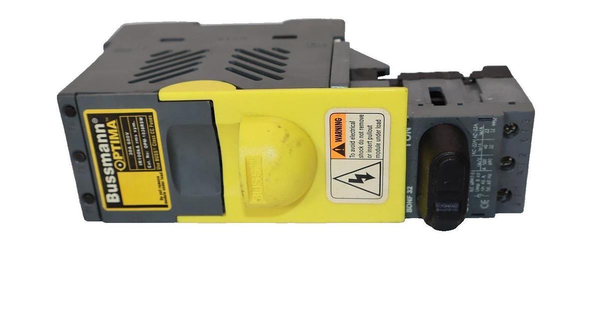 Used BUSSMANN OPTIMA OPM-1038RSW Fuse Holder & Disconnect Switch BDNF 32 Switch