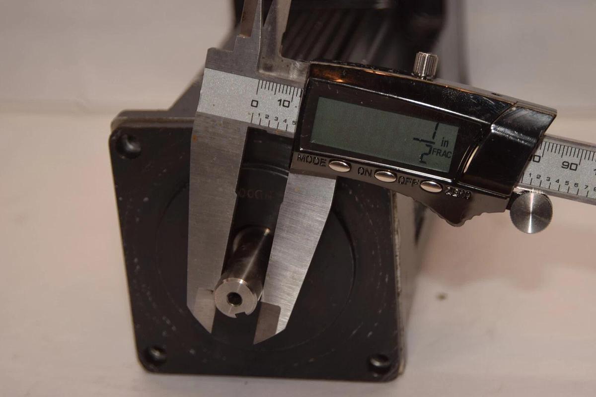 Used GE FANUC MTR-3S33-G-R-0-E-S-A 1/2" Shaft Brushless Servo Motor