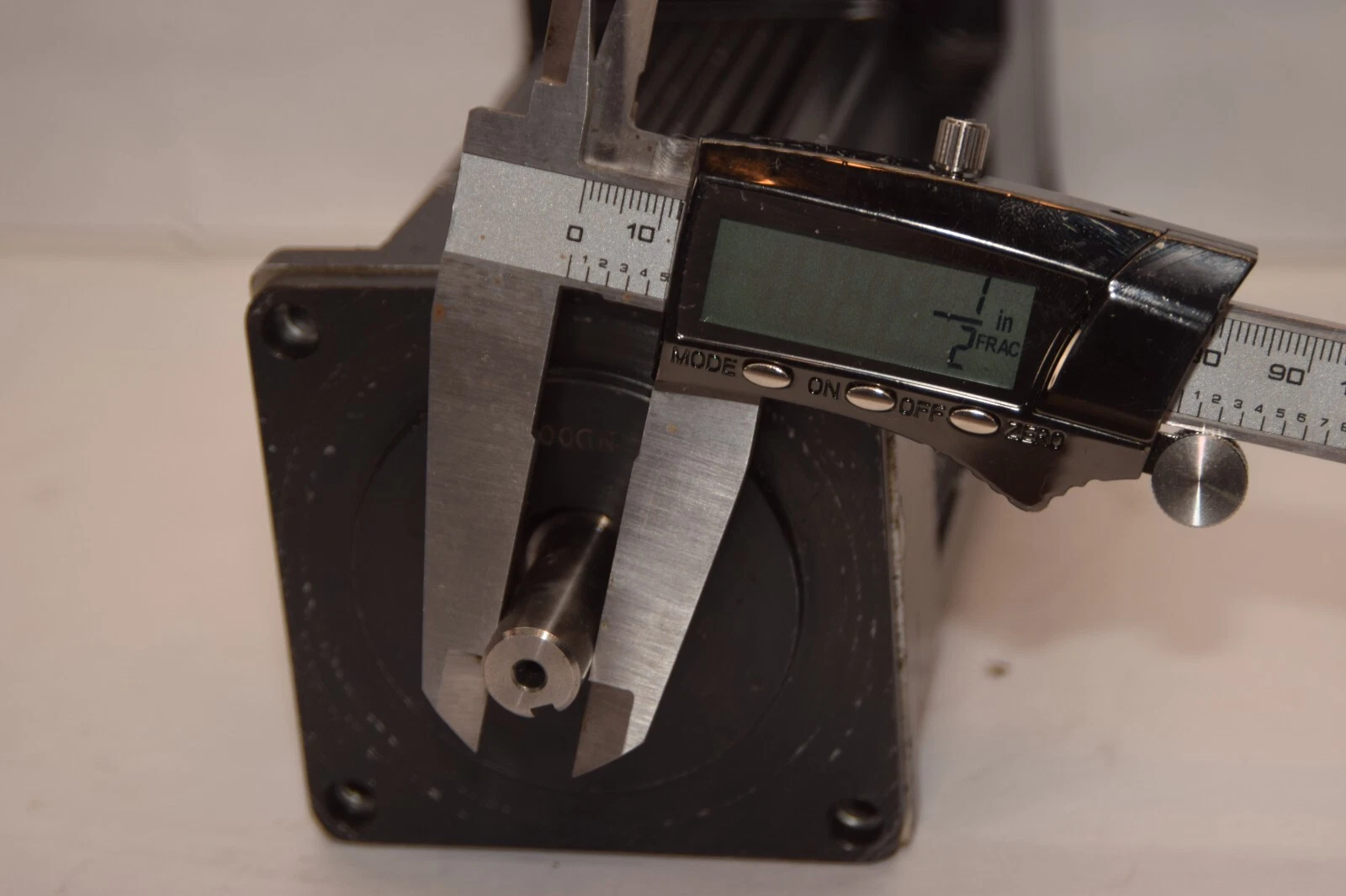 Used GE FANUC MTR-3S33-G-R-0-E-S-A 1/2" Shaft Brushless Servo Motor