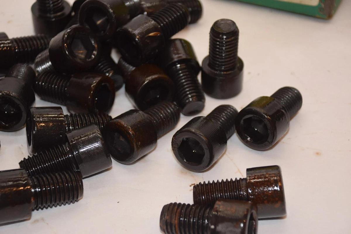 (NEW - Box 25) EZ SOCKETS 3/4"-10x1-1/4" Alloy Steel Socket Head Cap Screw